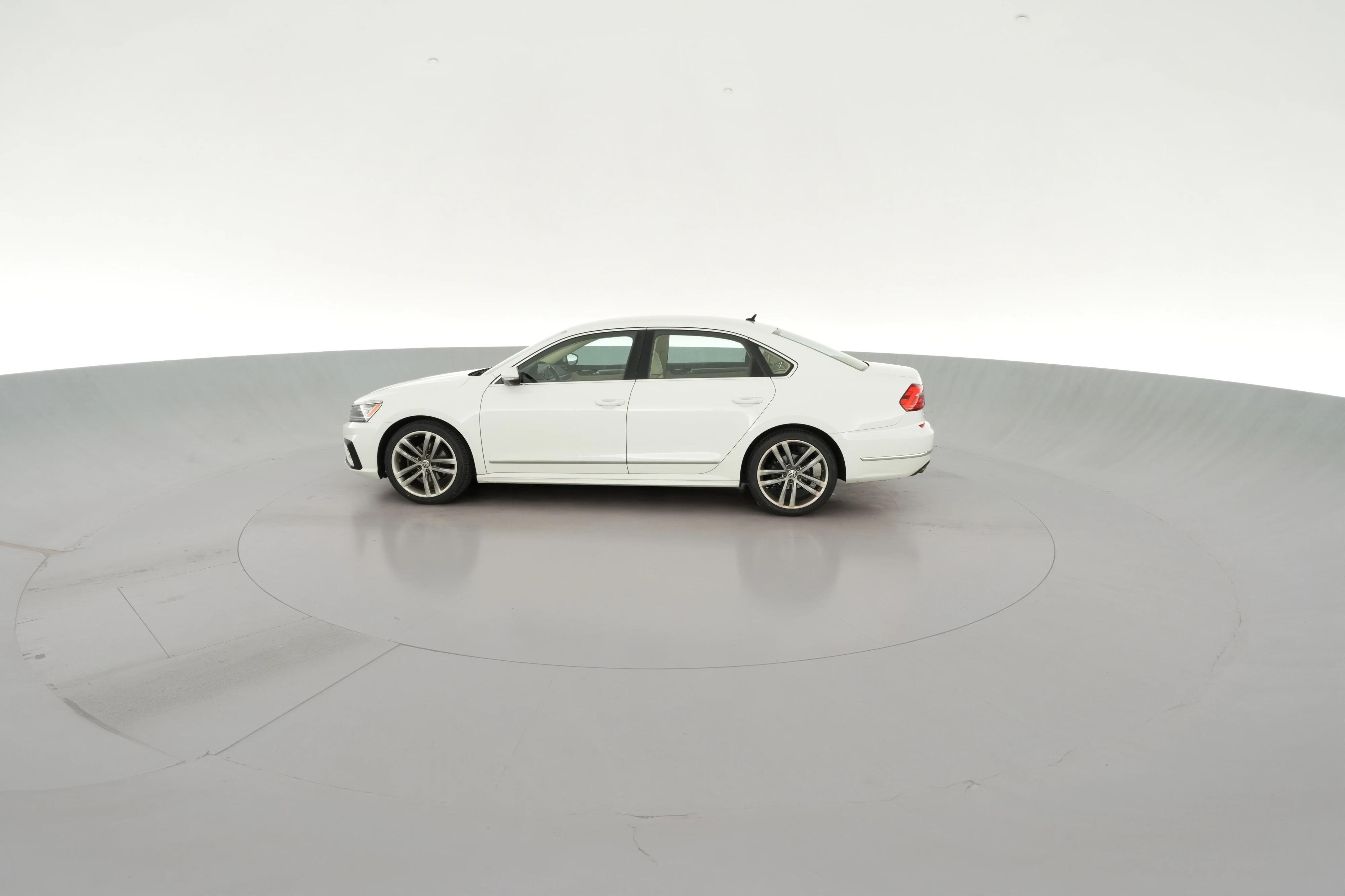 Volkswagen Passat 2016 in RICH INT AP, VA