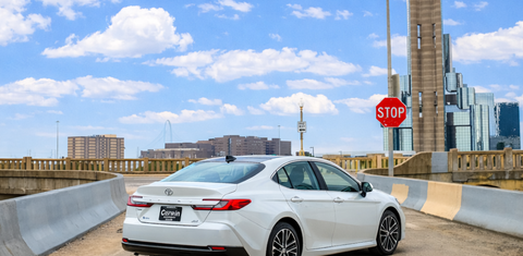 Toyota Camry Hybrid 2026