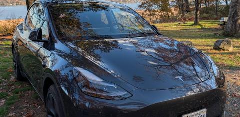 Tesla Model Y 2025