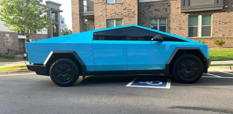 Tesla Cybertruck 2025