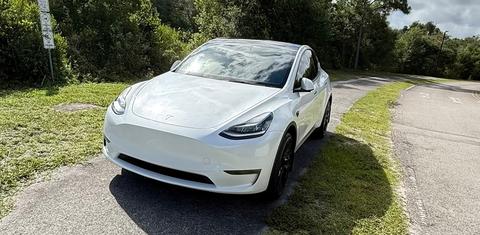Tesla Model Y 2023