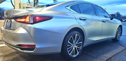 Lexus ES 2022