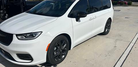 Chrysler Pacifica 2023