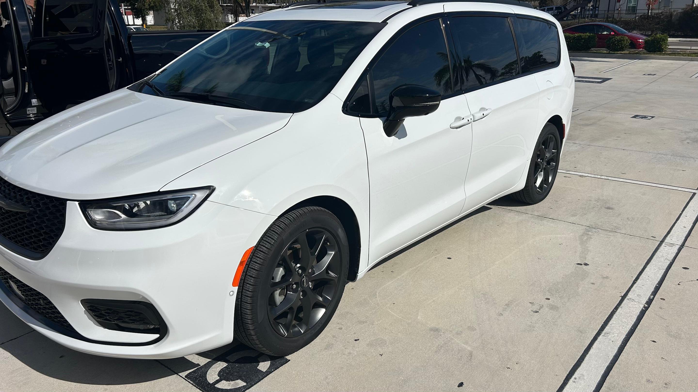 Chrysler Pacifica 2023 in Tampa, FL