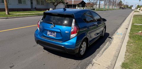 Toyota Prius c 2017