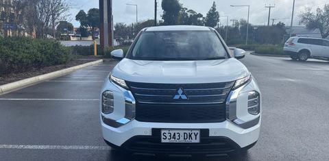Mitsubishi OUTLANDER 2023