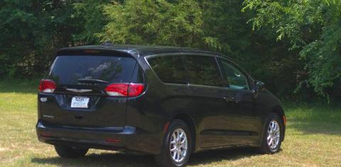 Chrysler Voyager 2023
