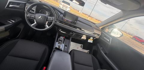 Mitsubishi Outlander 2024