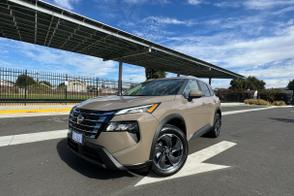 Nissan Rogue car
