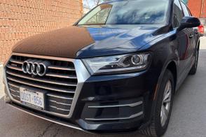 Audi Q7 car