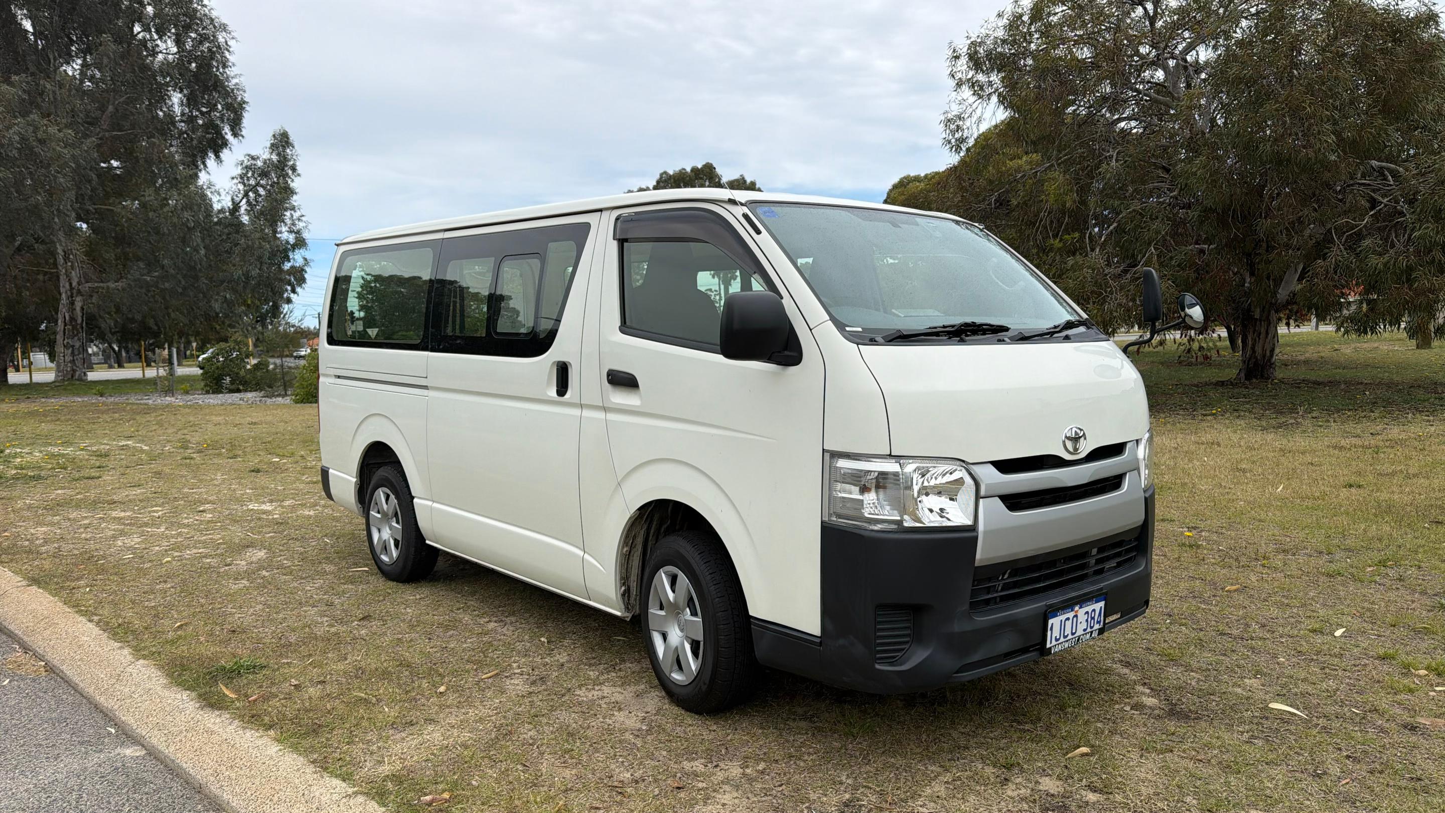 Toyota HIACE 2016 in Dianella