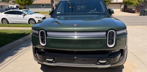 Rivian R1S 2025