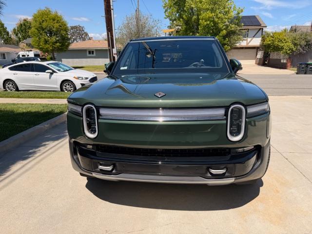 Rivian R1S 2025 in Costa Mesa, CA