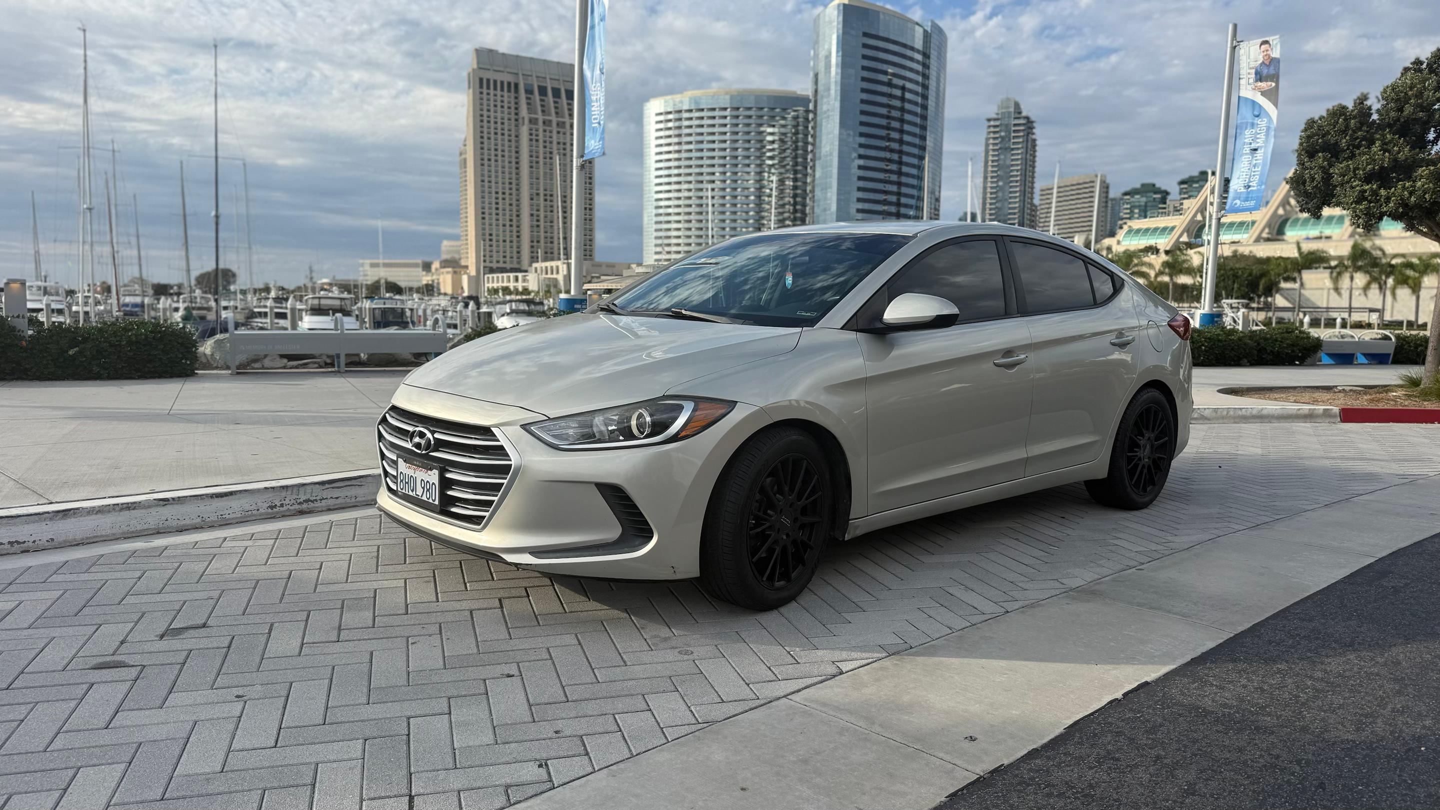 Hyundai Elantra 2017 in 
