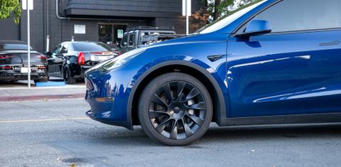 Tesla Model Y 2024