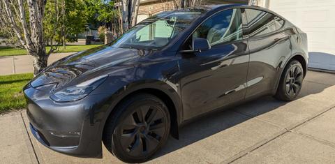 Tesla Model Y 2024