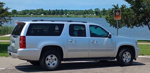 Chevrolet Suburban 2014