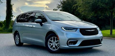Chrysler Pacifica 2023