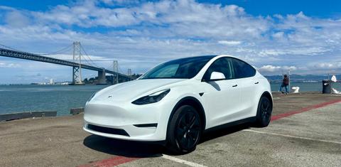 Tesla Model Y 2024