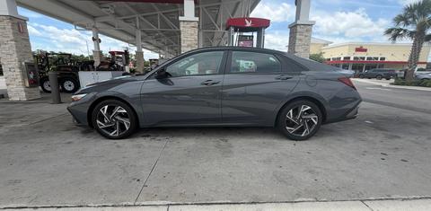 Hyundai Elantra 2025