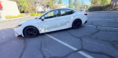 Toyota Camry Hybrid 2026