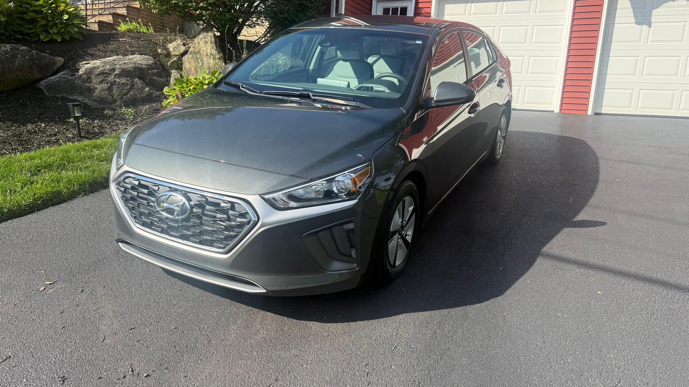 Hyundai Ioniq Hybrid 2021 in Cranston, RI