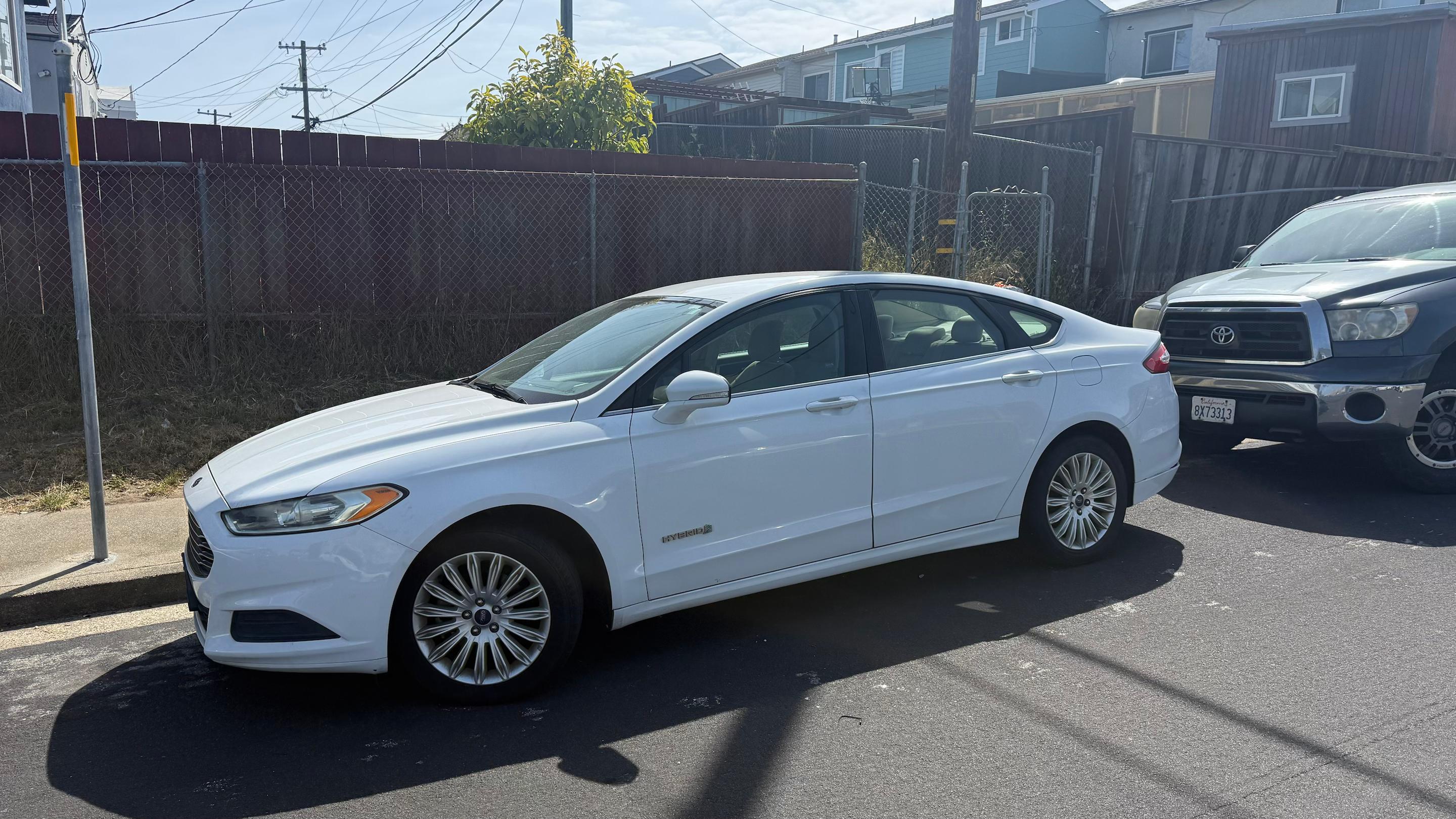 Ford Fusion Hybrid 2014 in 
