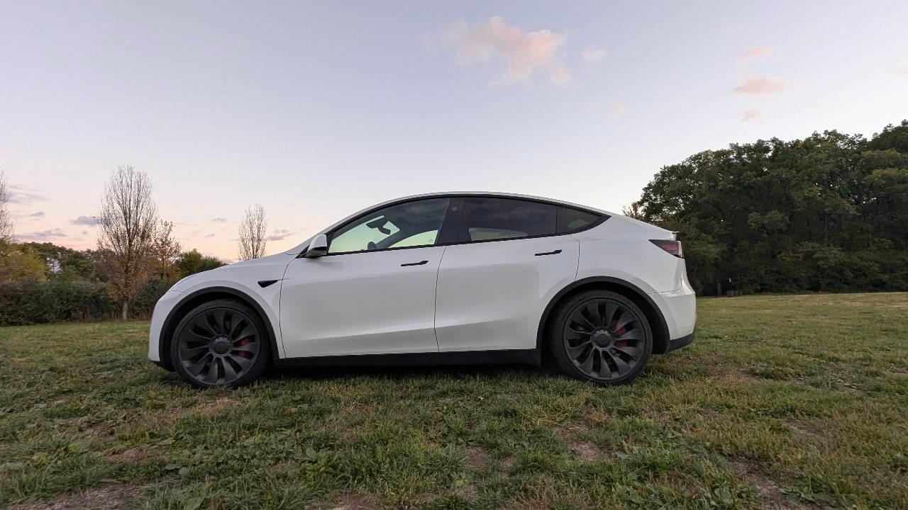 Tesla Model Y 2023 in Elizabeth, NJ