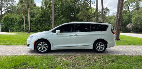 Chrysler Pacifica 2017