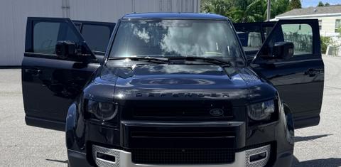 Land Rover Defender 2025