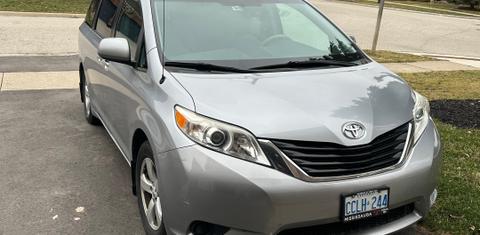 Toyota Sienna 2011