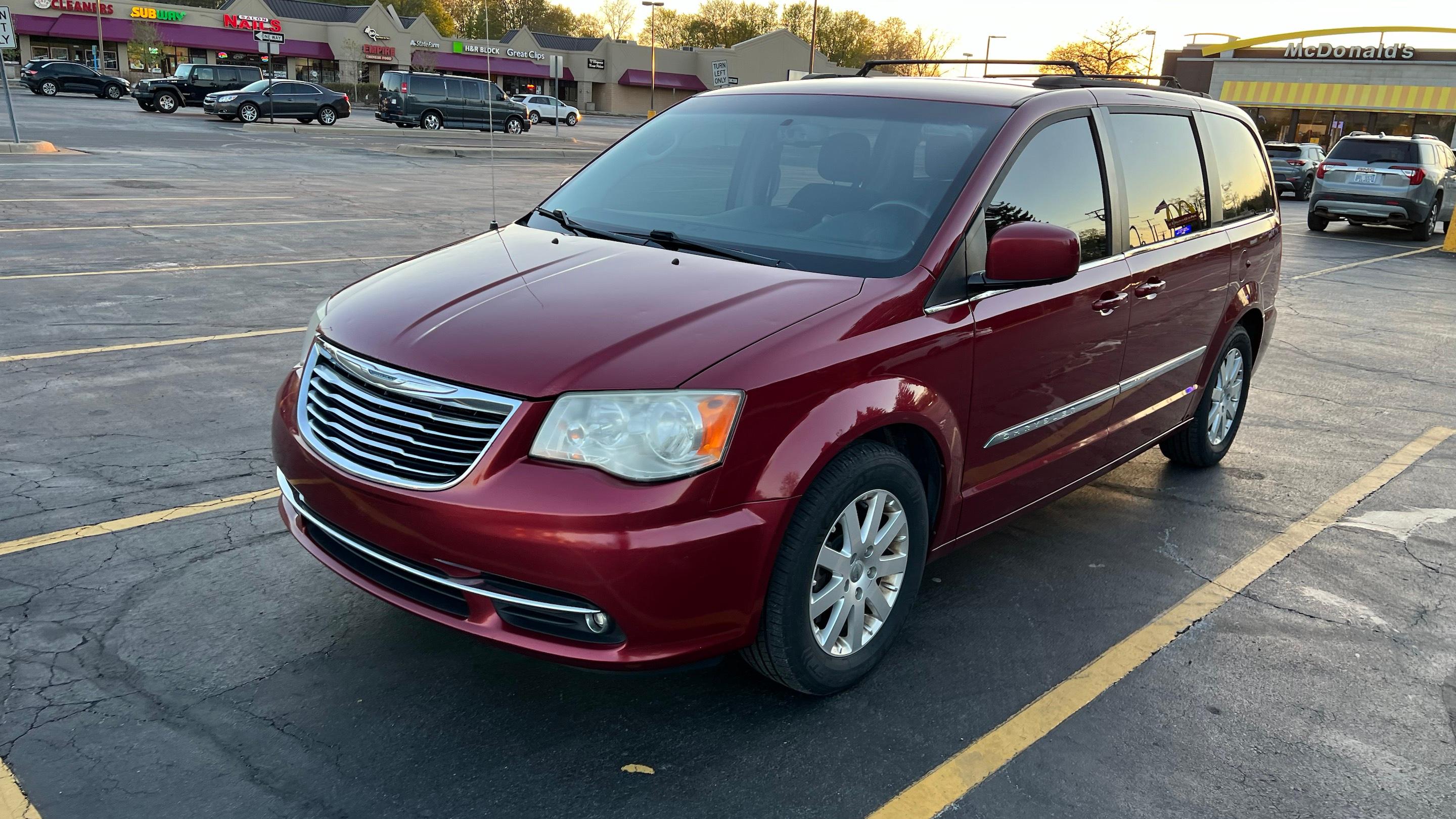 Chrysler Town & Country 2013 in Harrison Township, MI