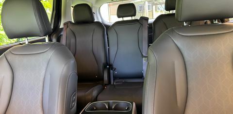 Kia Carnival Hybrid 2025