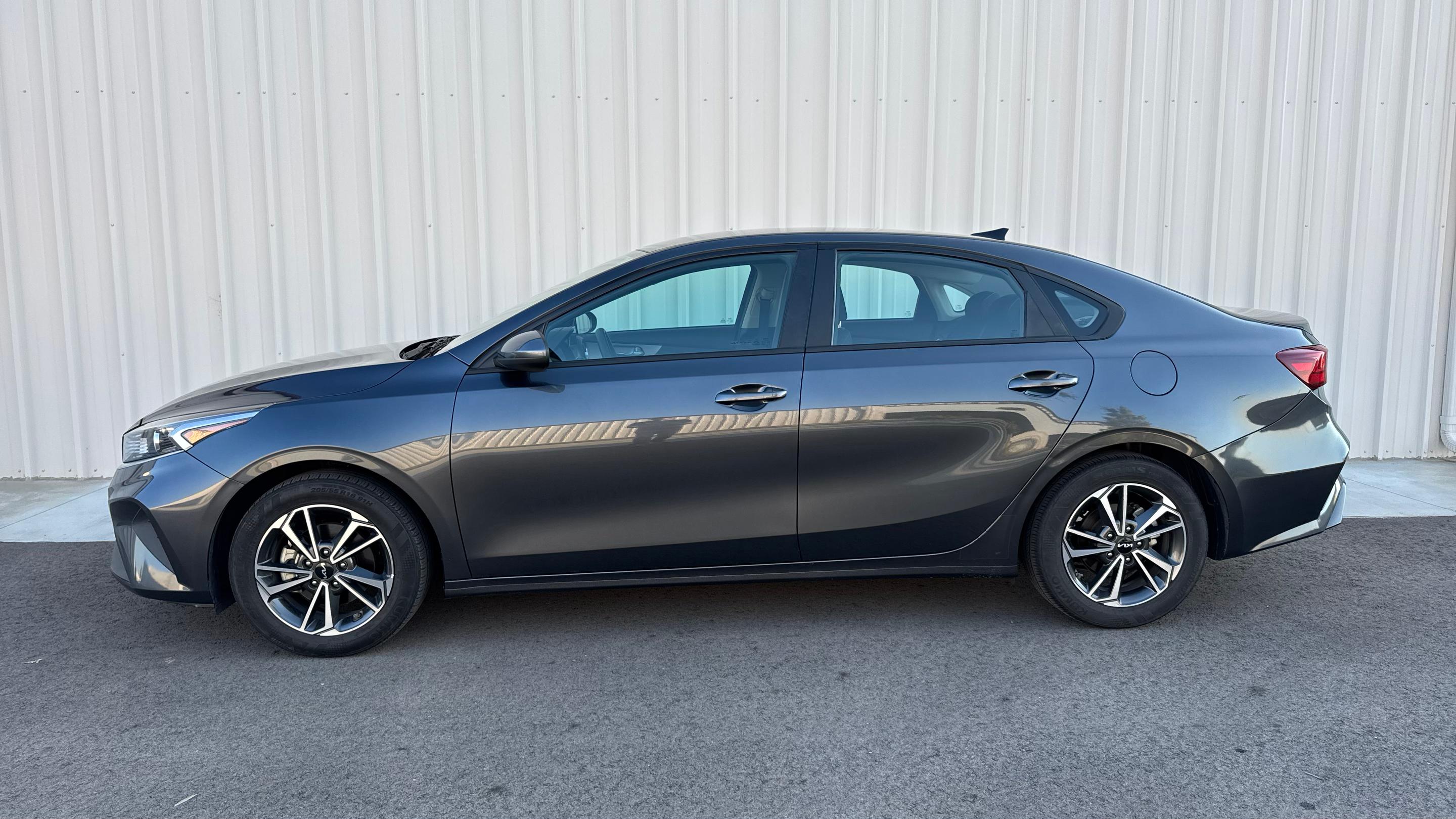 Kia Forte 2023 in Visalia, CA