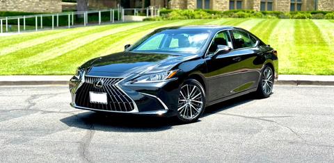 Lexus ES 2025