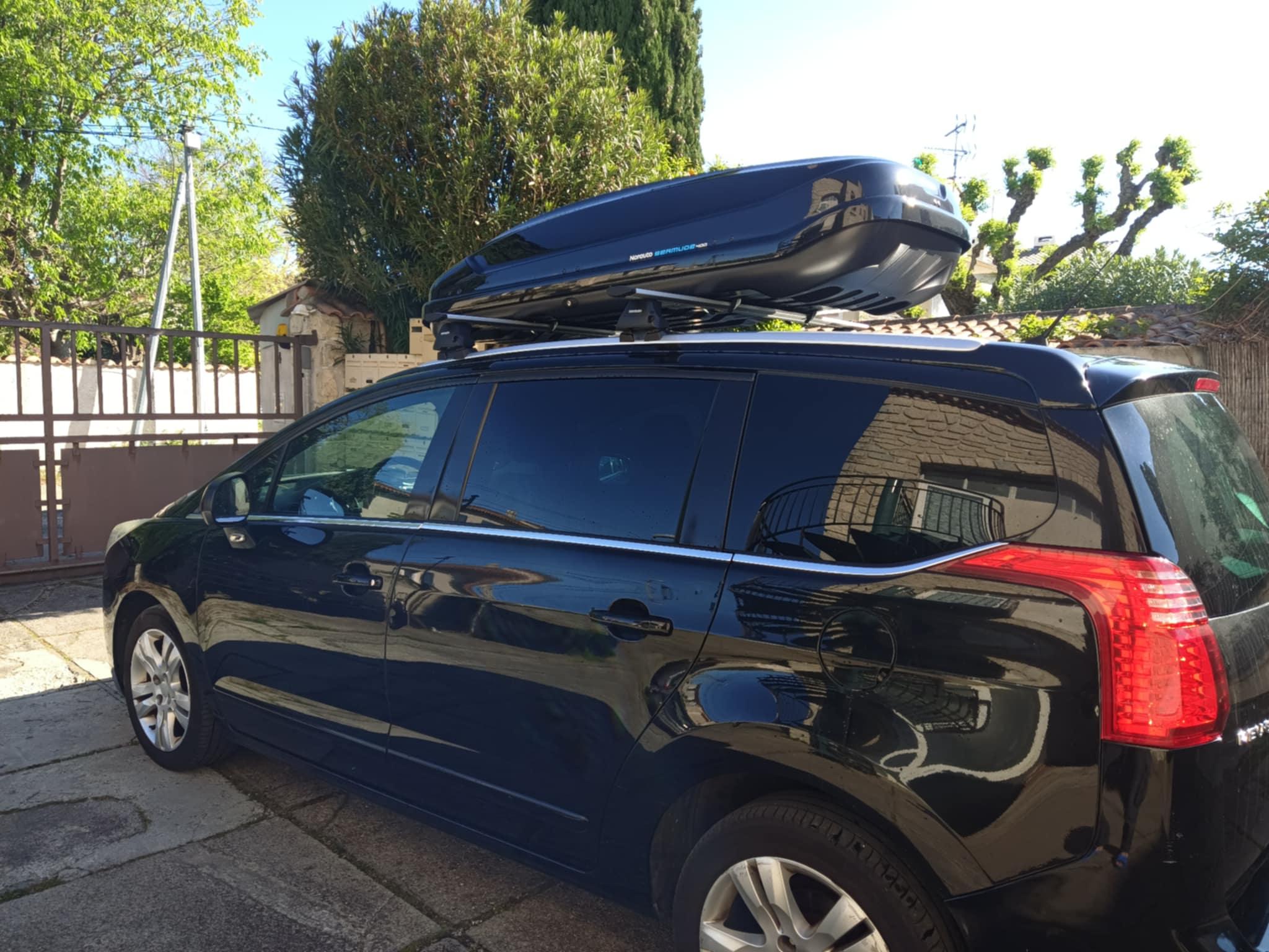 Peugeot 5008 2012 à Arles