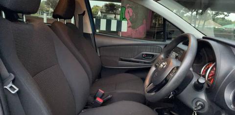 Toyota YARIS 2015