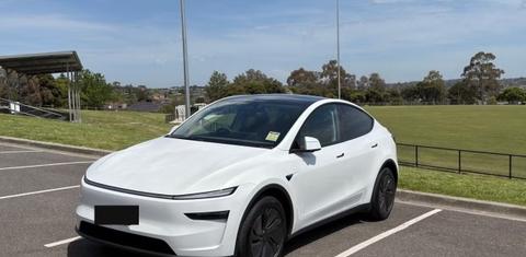Tesla MODEL Y 2025