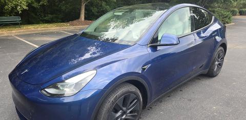 Tesla Model Y 2024
