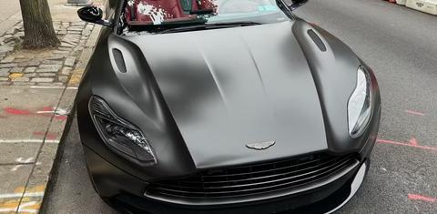 Aston Martin DB11 2019