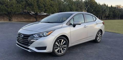 Nissan Versa 2023
