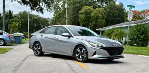 Hyundai Elantra 2023