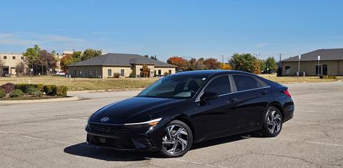 Hyundai Elantra 2024