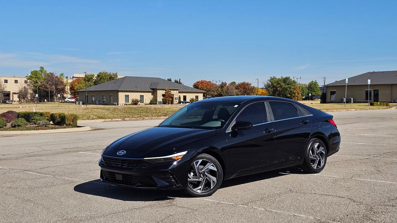 Hyundai Elantra 2024 in Oklahoma City, OK