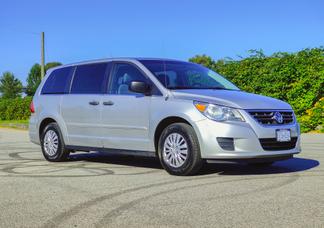 Volkswagen Routan car