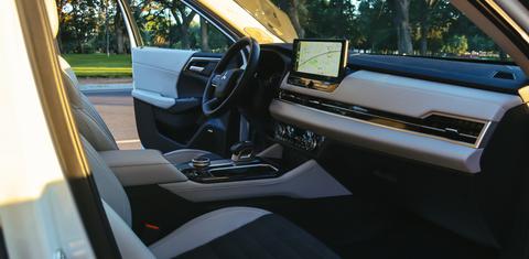 Mitsubishi Outlander 2025