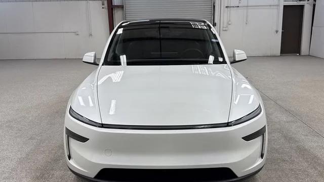 Tesla Model Y 2026 in 