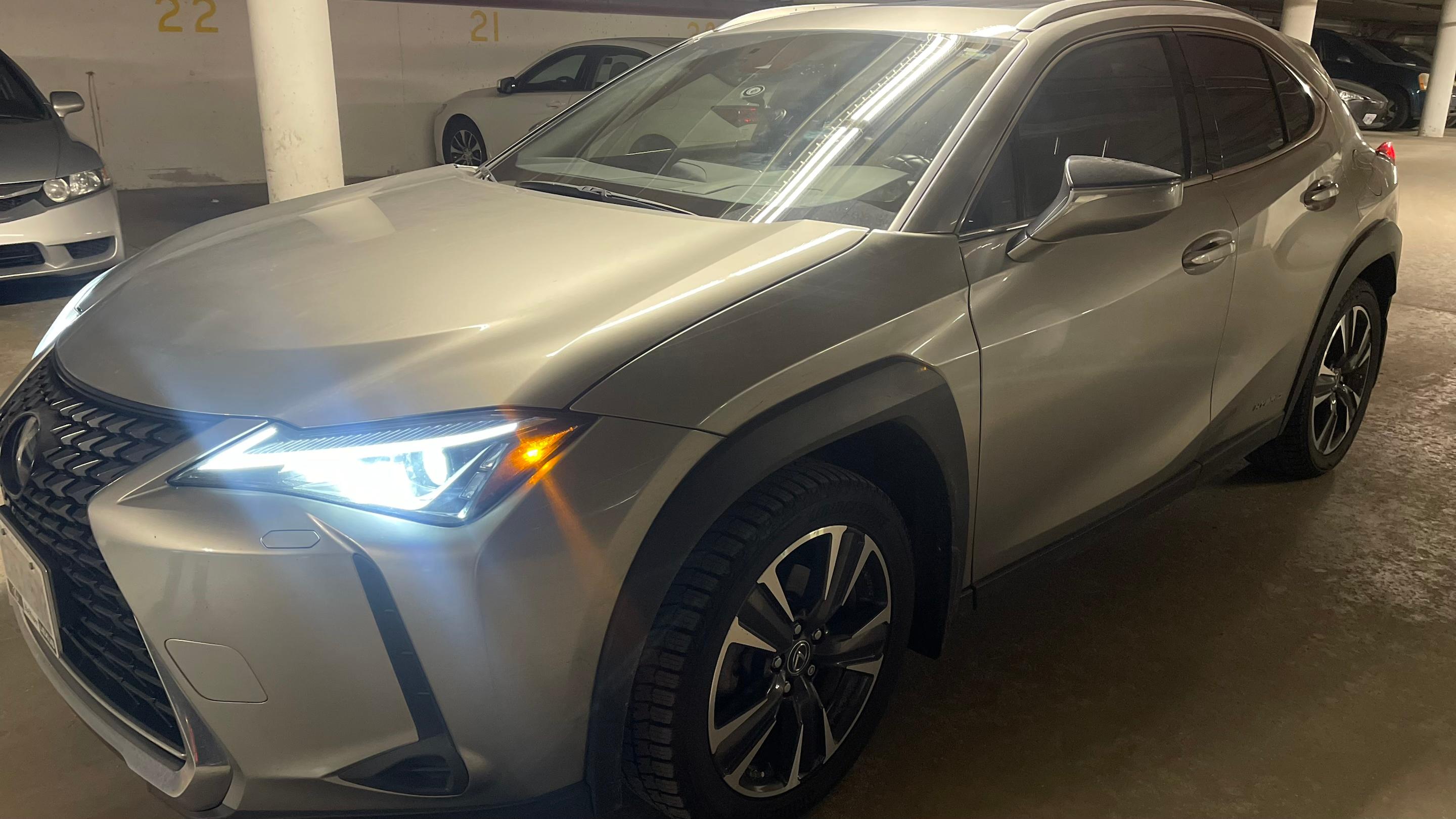 Lexus UX 2020 in Caledon, ON
