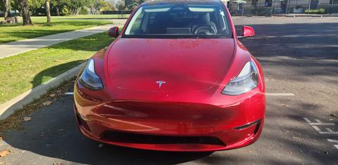Tesla Model Y 2024