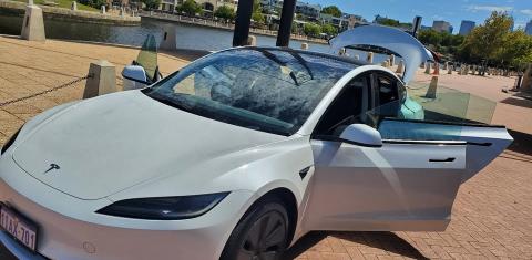Tesla MODEL 3 2024